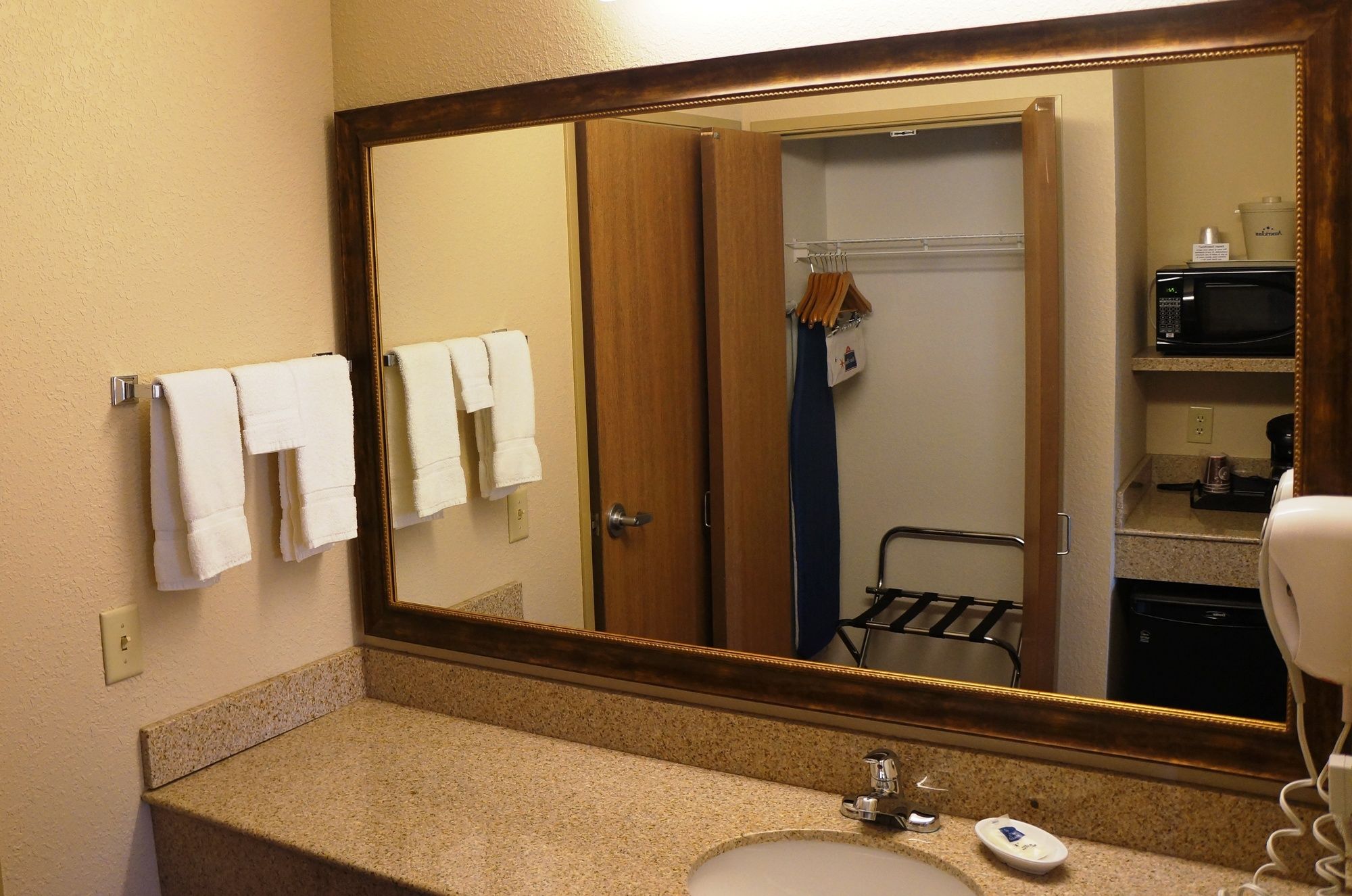 AmericInn by Wyndham Anamosa