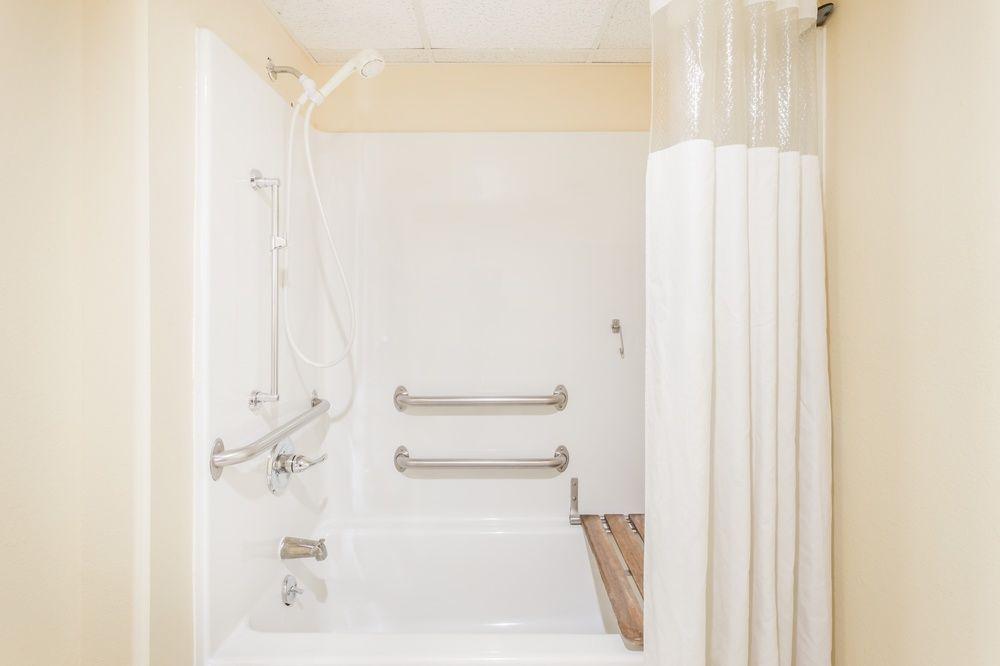 Super 8 by Wyndham Anamosa IA