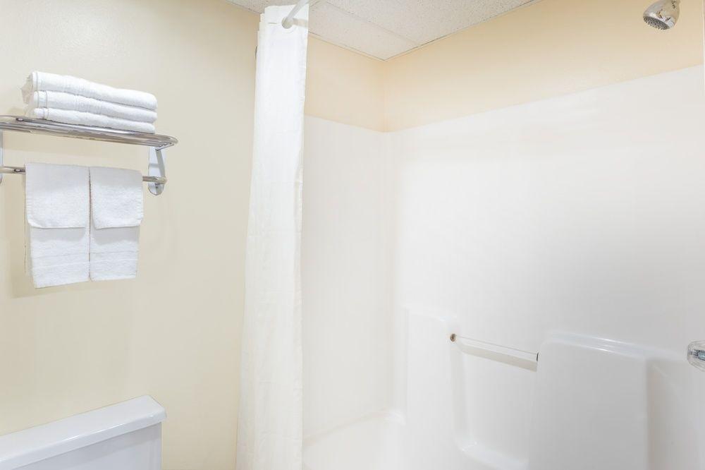 Super 8 by Wyndham Anamosa IA