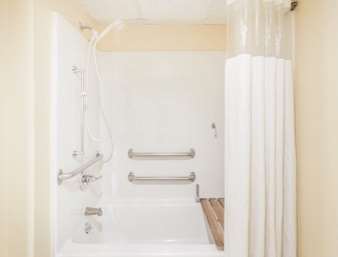 Super 8 by Wyndham Anamosa IA