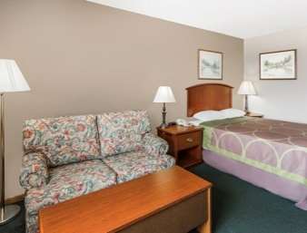 Super 8 by Wyndham Anamosa IA