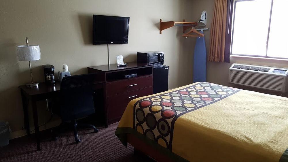 Super 8 by Wyndham Ankeny/Des Moines Area