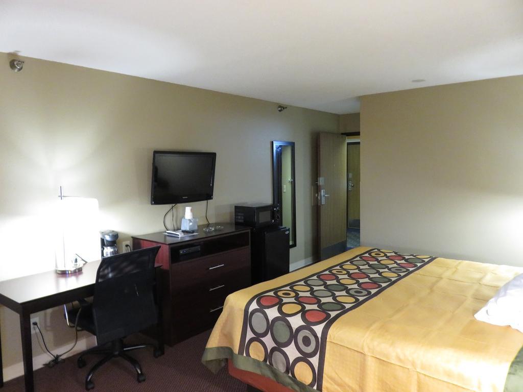 Super 8 by Wyndham Ankeny/Des Moines Area