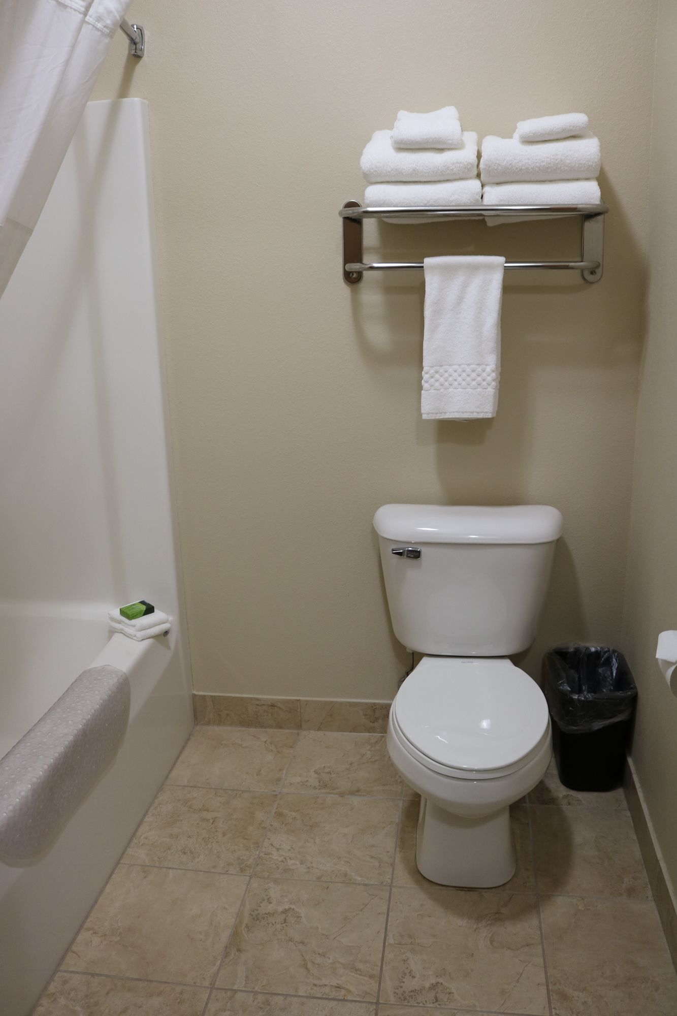 Boulders Inn & Suites - Atlantic