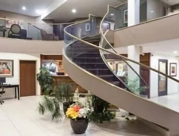 Ramada by Wyndham Bettendorf