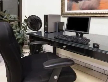 Ramada by Wyndham Bettendorf