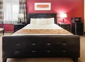 Ramada by Wyndham Bettendorf