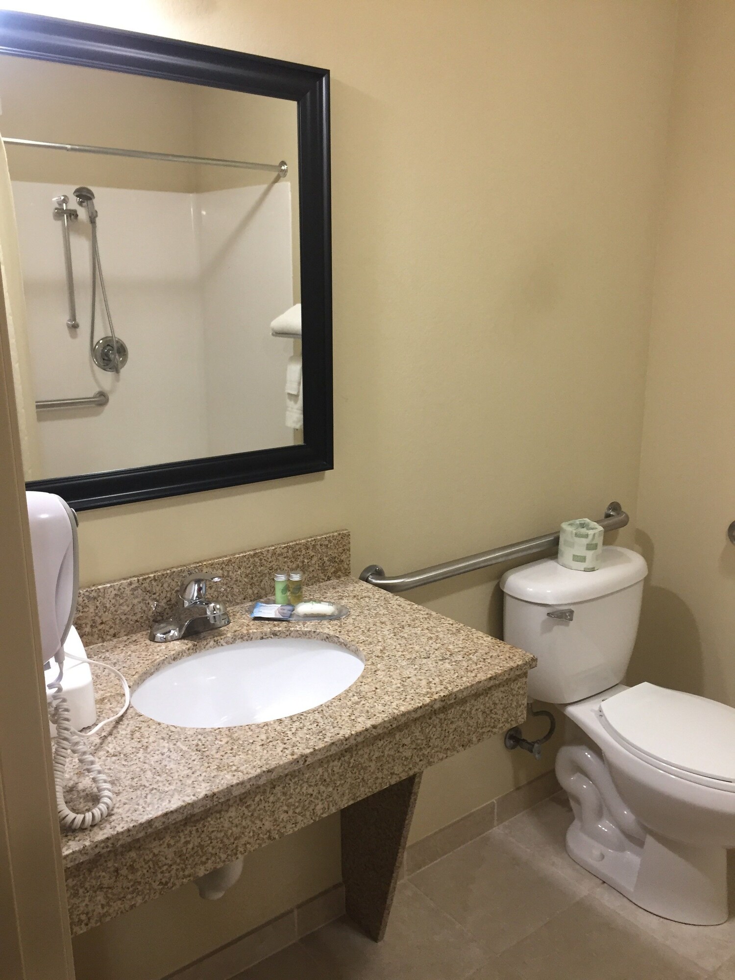 Cobblestone Inn & Suites
