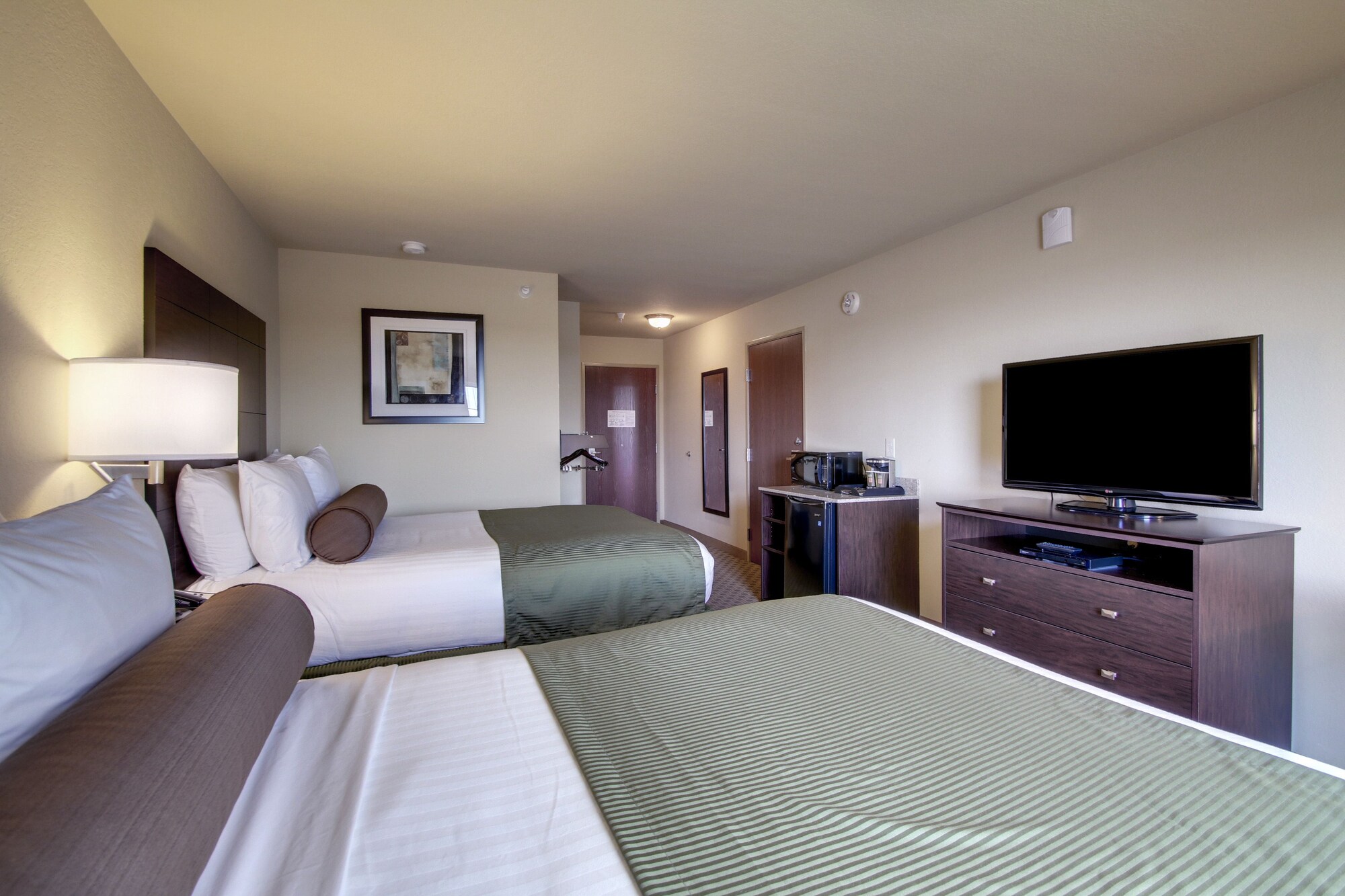Cobblestone Inn & Suites
