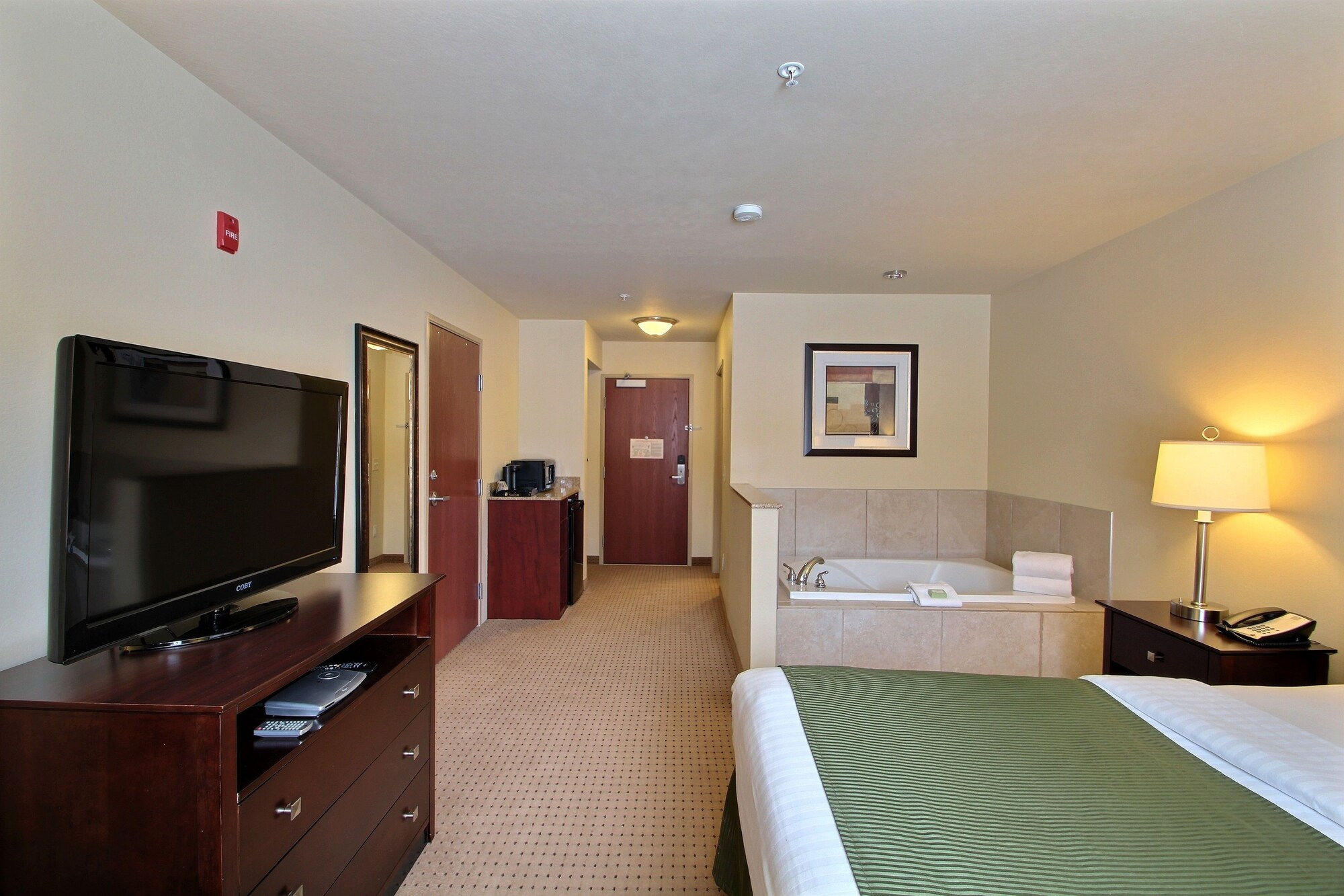 Cobblestone Inn & Suites