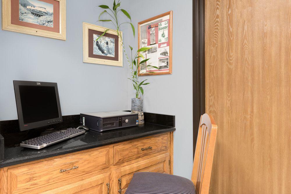 Super 8 by Wyndham Boone