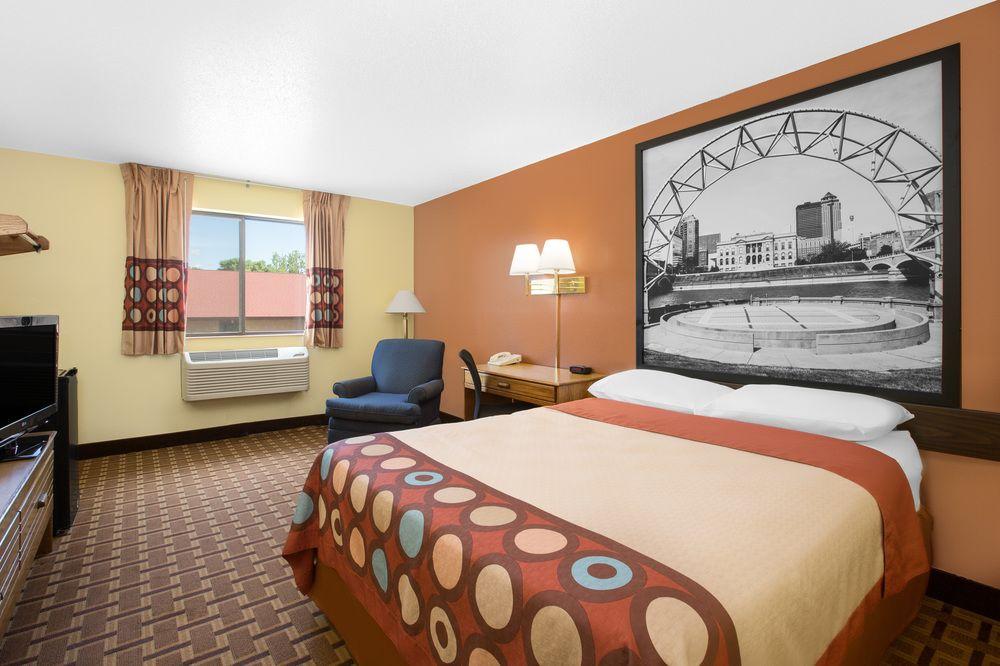 Super 8 by Wyndham Boone