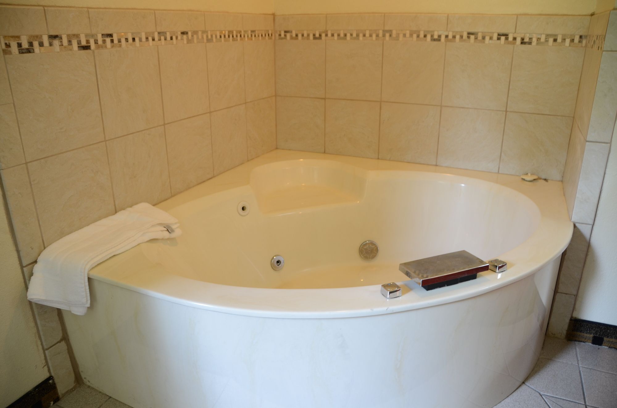 AmericInn West Burlington