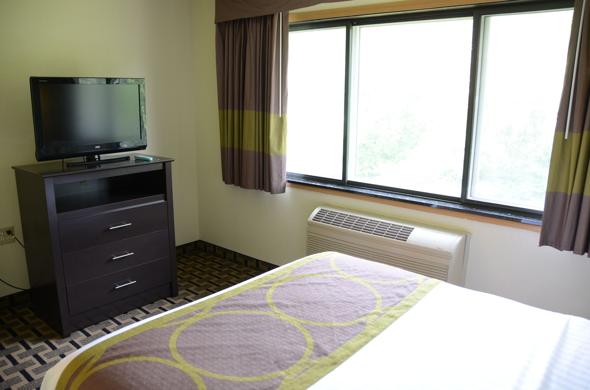 AmericInn West Burlington