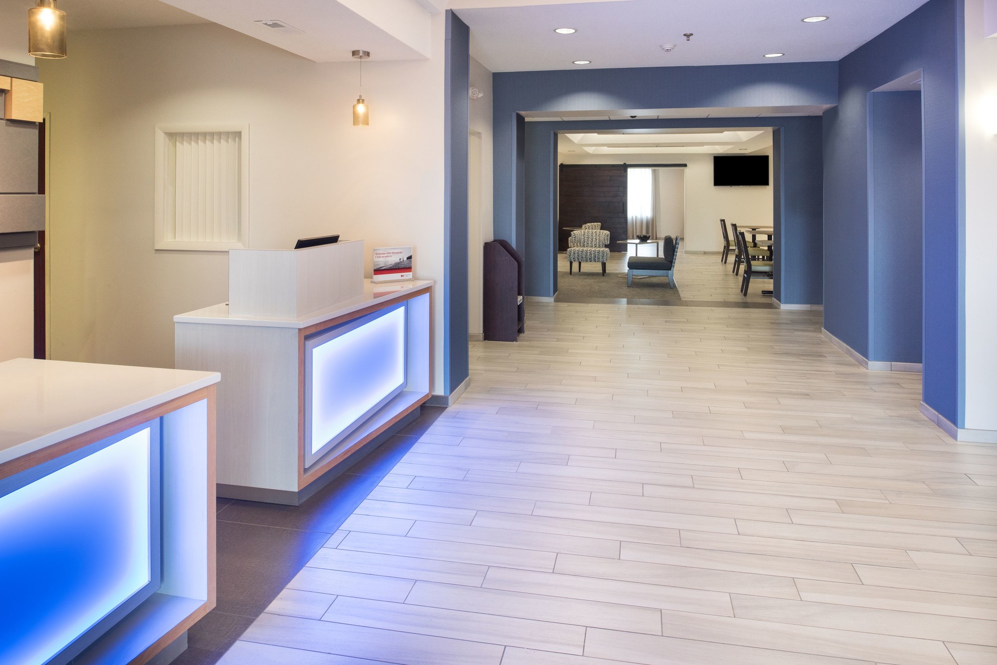 Holiday Inn Express & Suites Burlington