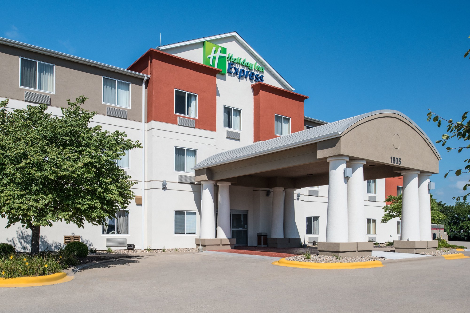 Holiday Inn Express & Suites Burlington