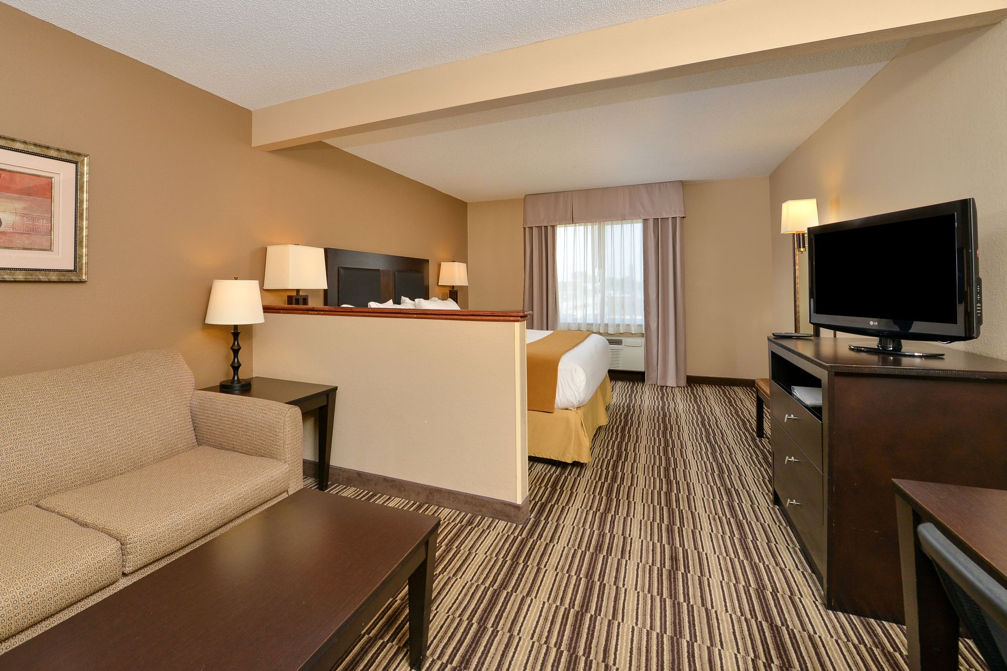 Holiday Inn Express & Suites Burlington