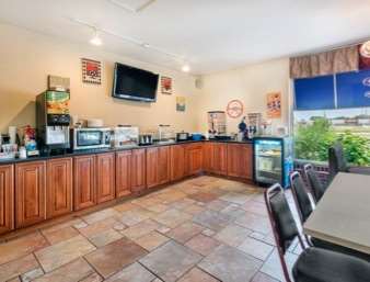 Howard Johnson by Wyndham Burlington