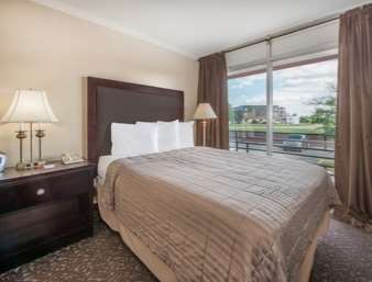 Howard Johnson by Wyndham Burlington