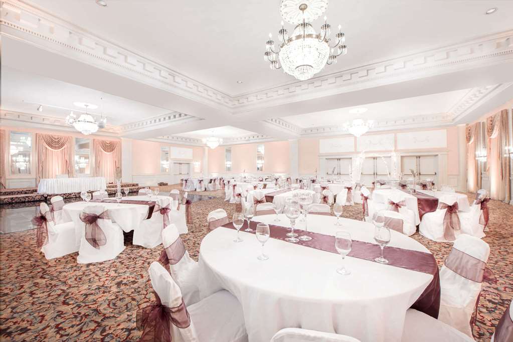 Howard Johnson by Wyndham Burlington