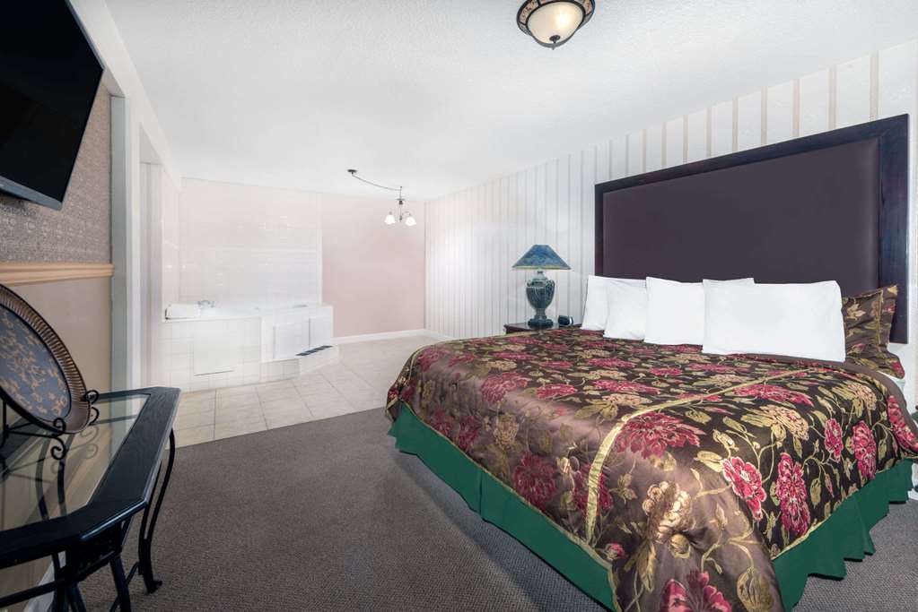 Howard Johnson by Wyndham Burlington