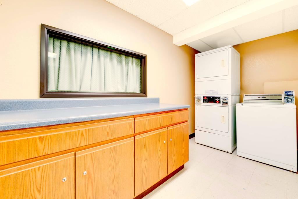 Super 8 by Wyndham Burlington