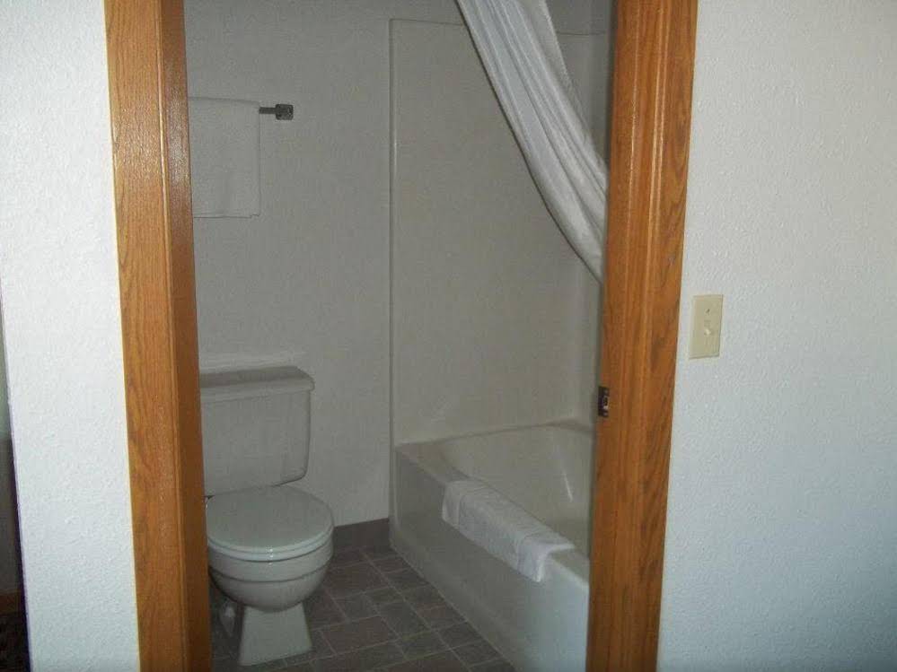 Burke Inn Motel & Suites