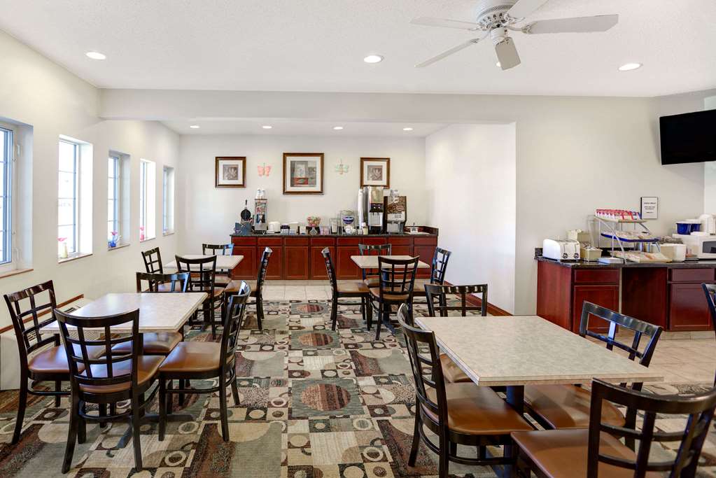 Days Inn by Wyndham Carroll