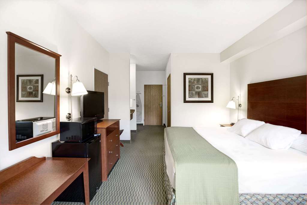 Days Inn by Wyndham Carroll