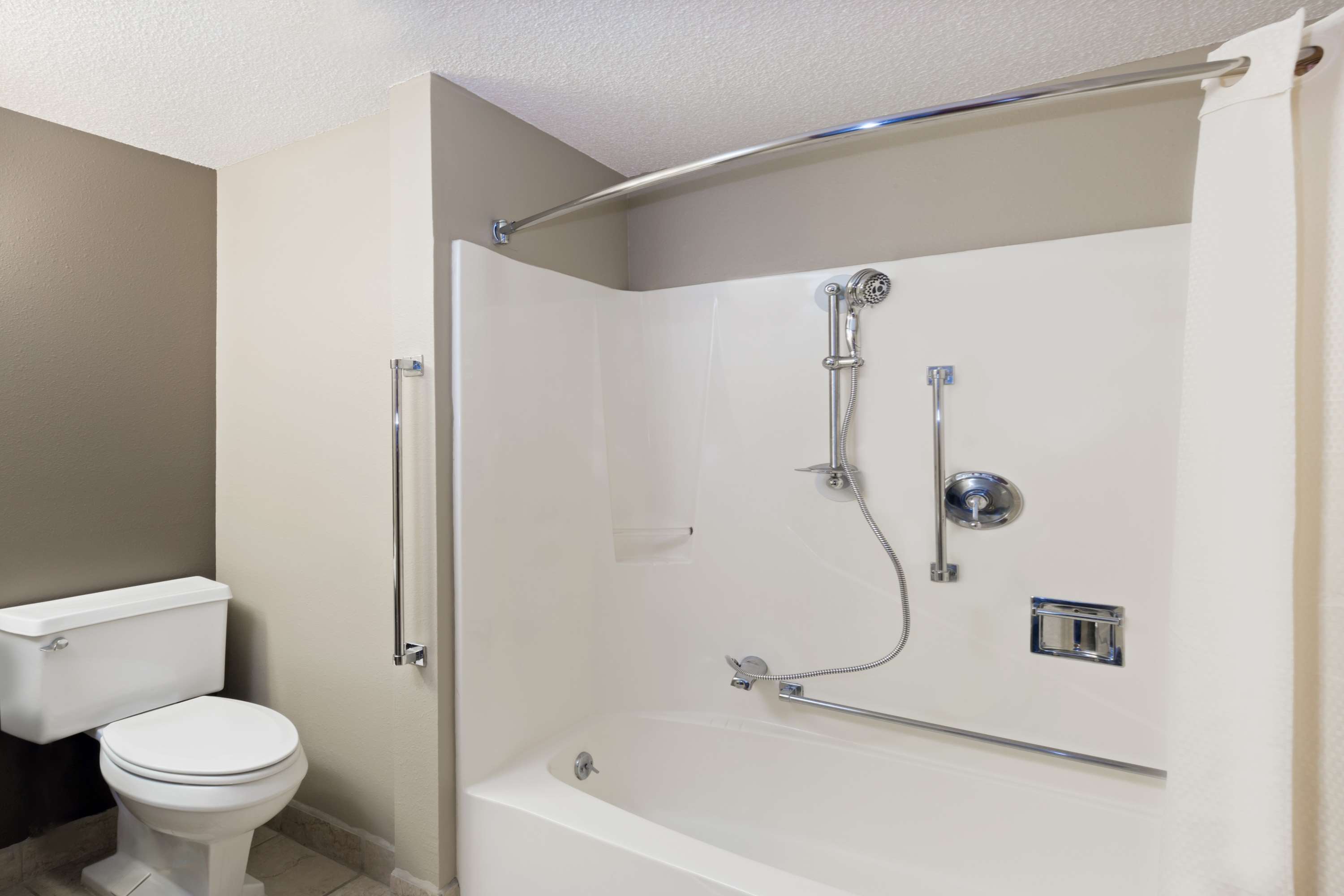 Super 8 by Wyndham Carroll