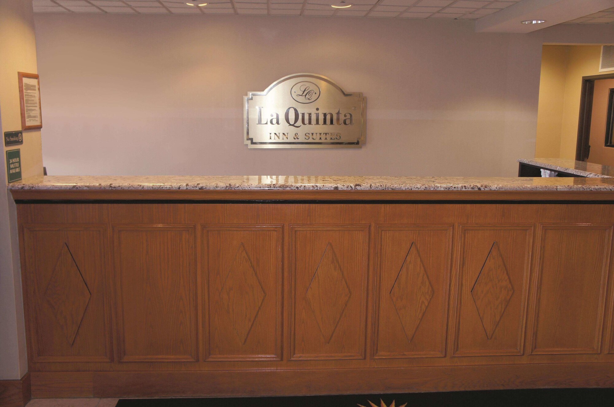 La Quinta Inn & Suites By Wyndham Omaha Airport Downtown