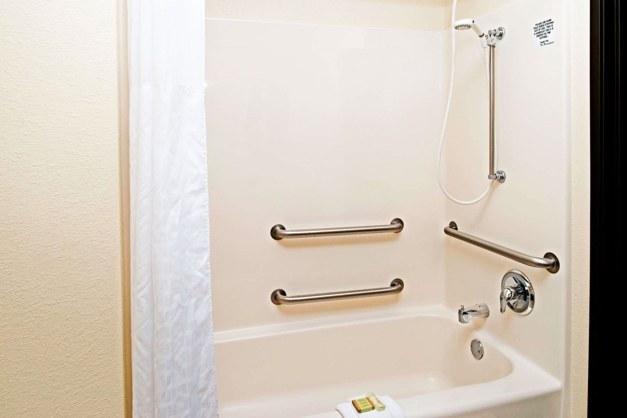 Super 8 by Wyndham Omaha Eppley Airport/Carter Lake