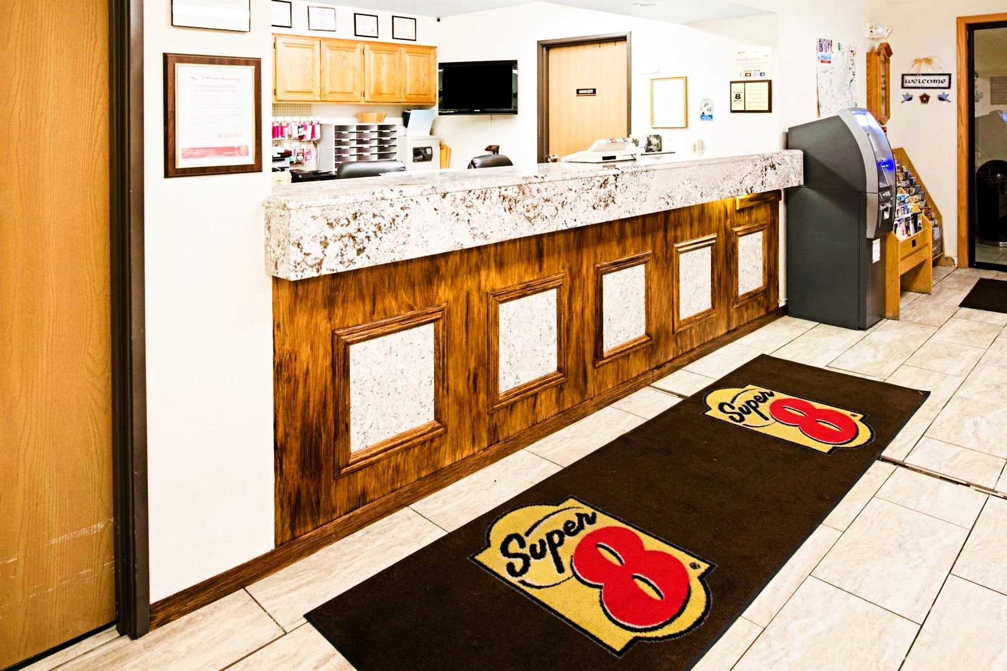 Super 8 by Wyndham Omaha Eppley Airport/Carter Lake