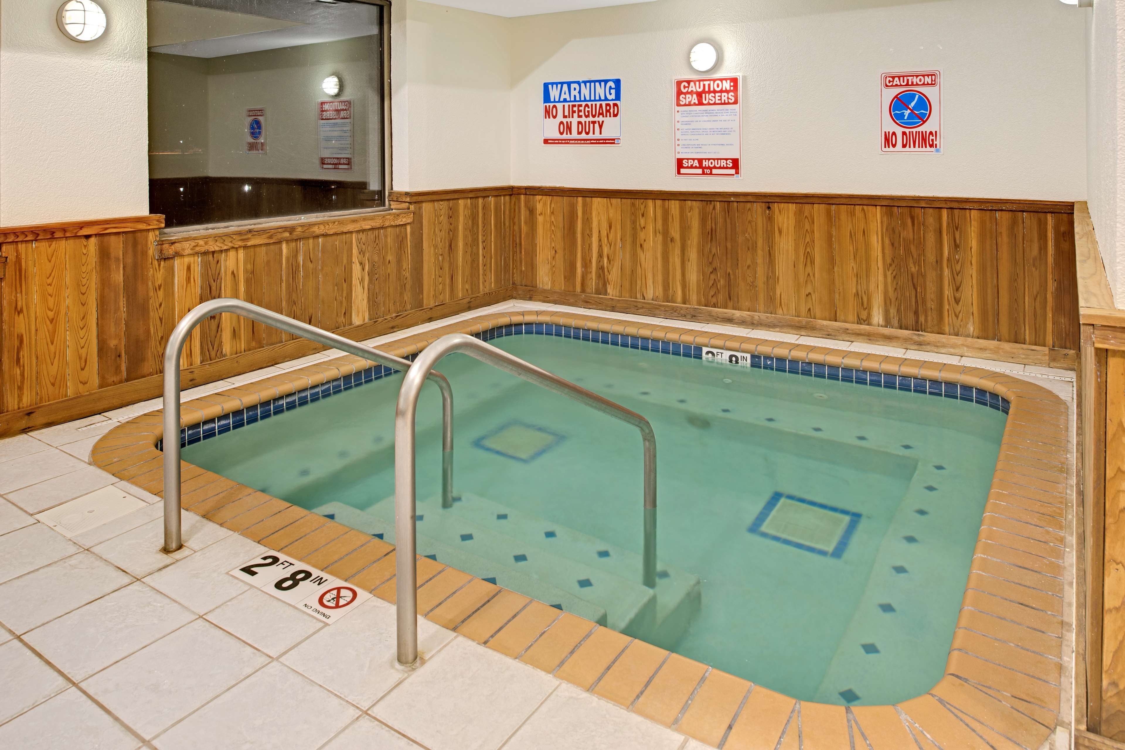 Super 8 by Wyndham Omaha Eppley Airport/Carter Lake