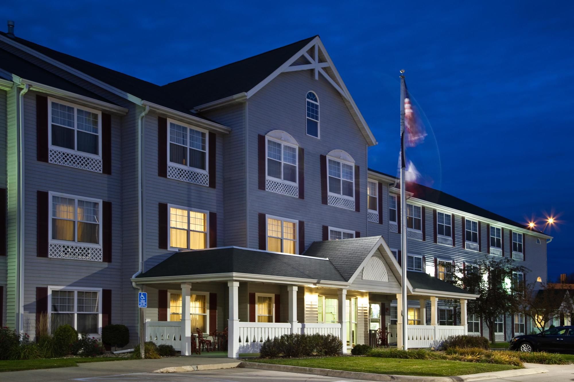 Country Inn & Suites by Radisson, Cedar Falls, IA