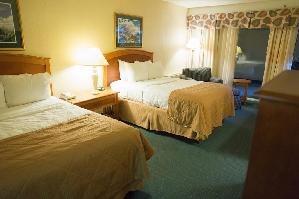 Days Inn by Wyndham Cedar Falls- University Plaza