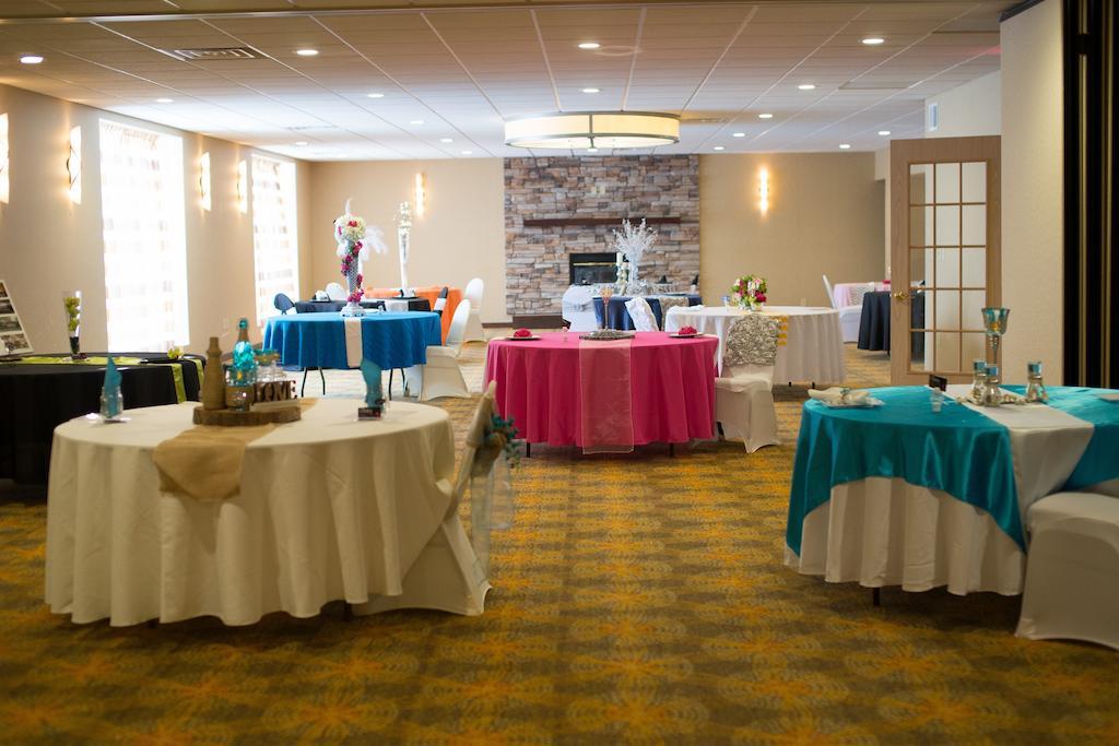 Days Inn by Wyndham Cedar Falls- University Plaza