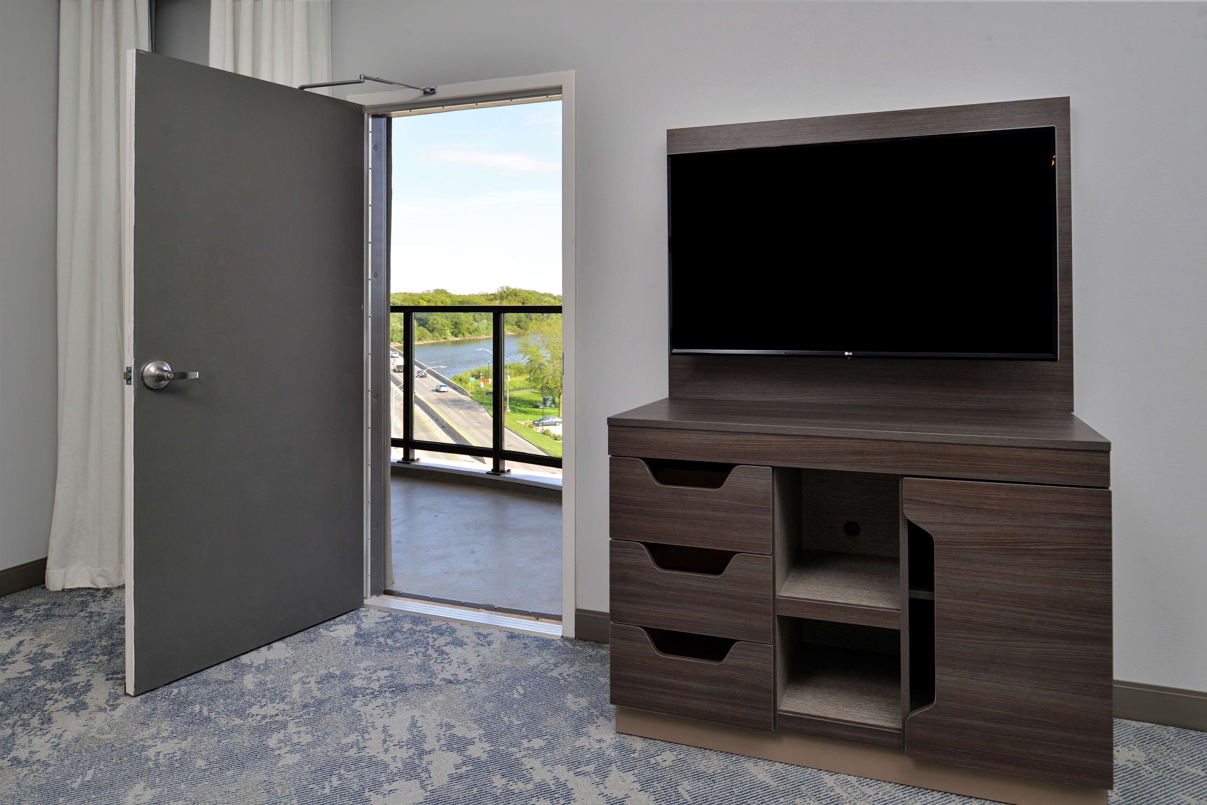 Hampton Inn Cedar Falls Downtown