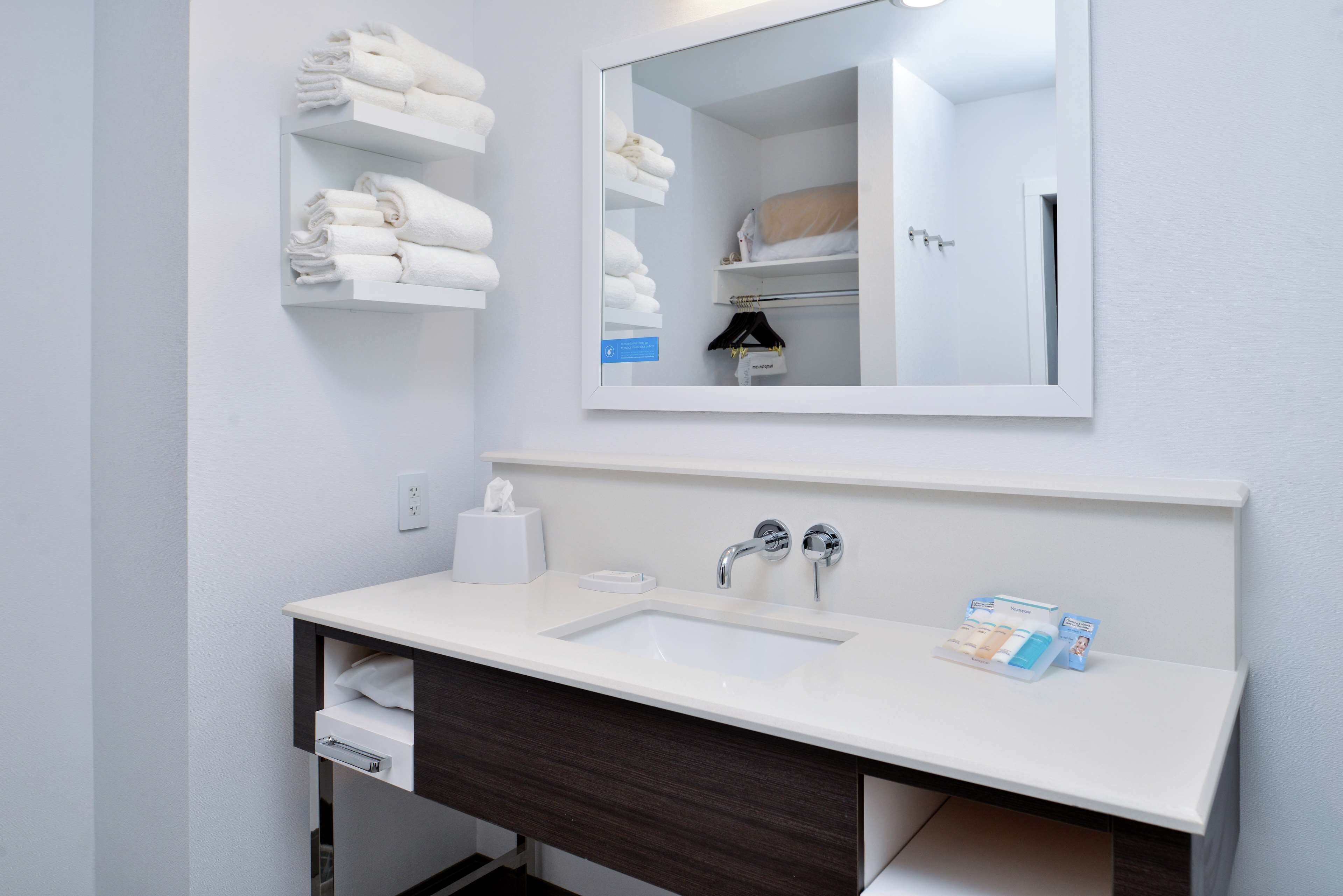 Hampton Inn Cedar Falls Downtown