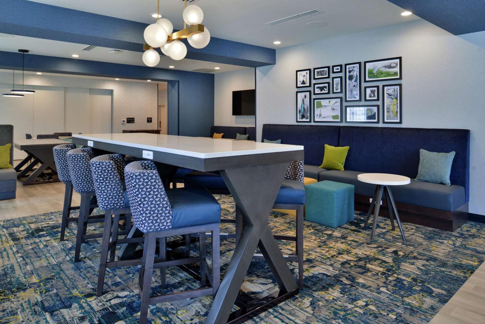 Hampton Inn Cedar Falls Downtown