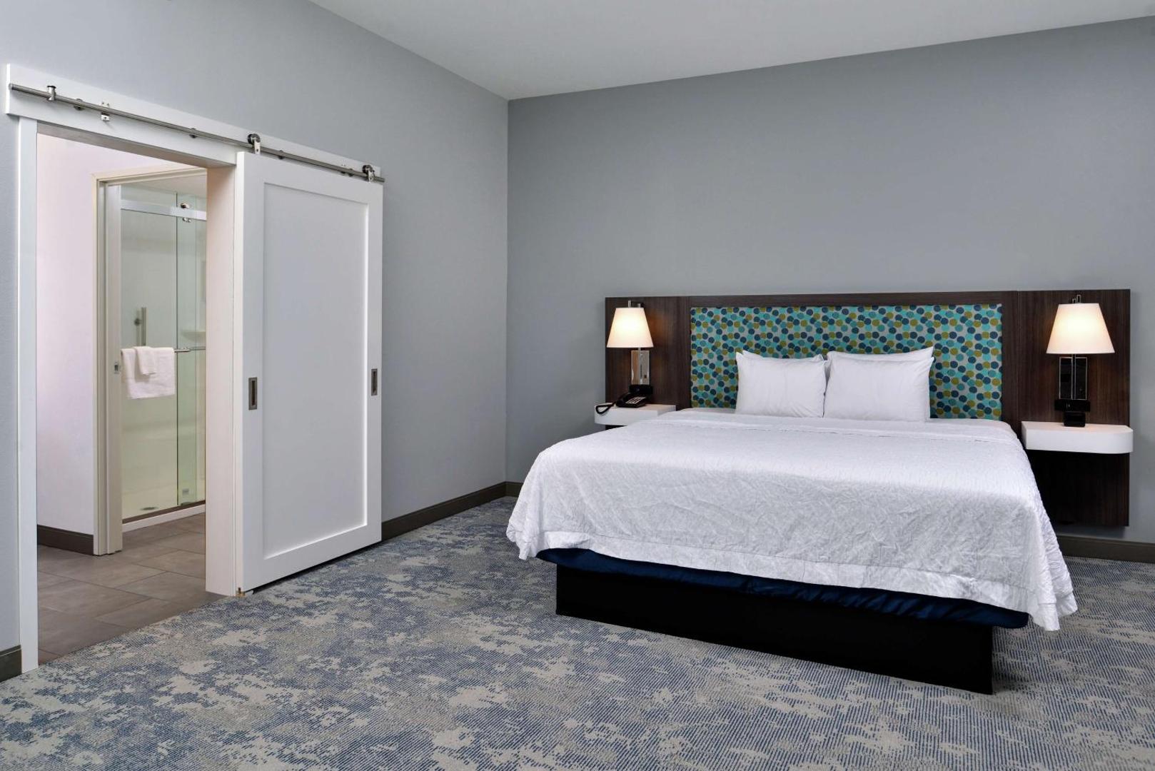 Hampton Inn Cedar Falls Downtown