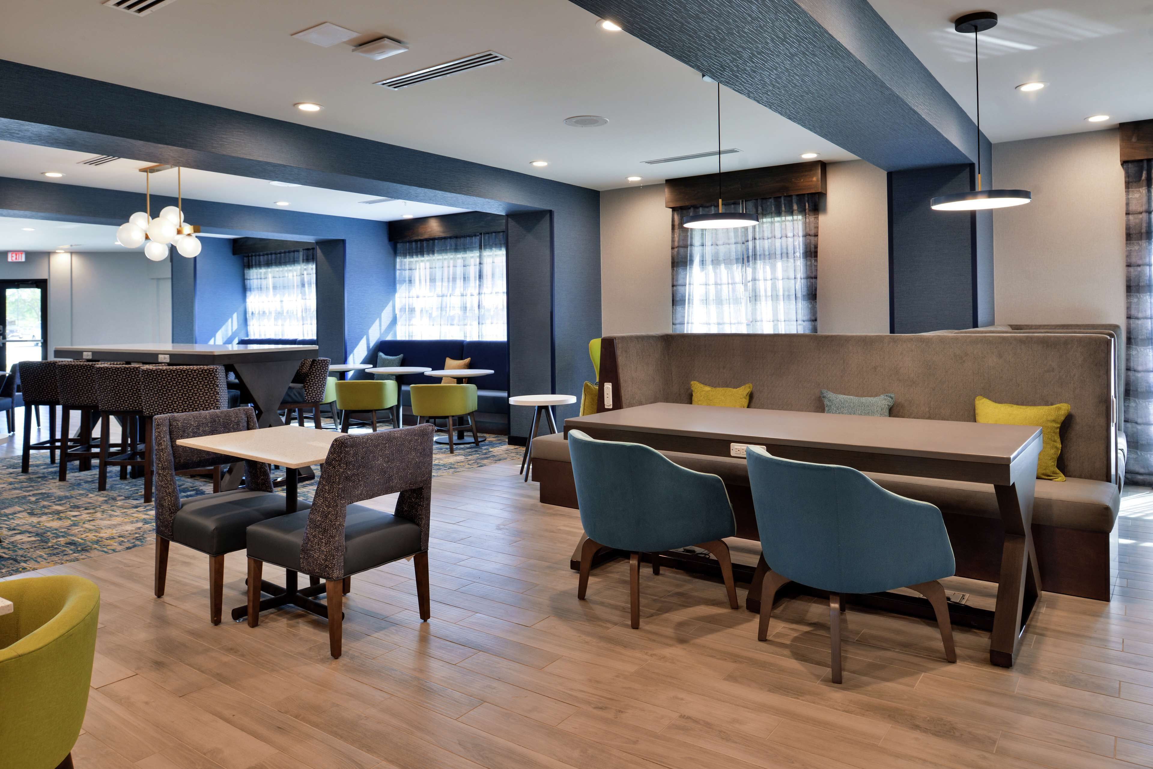 Hampton Inn Cedar Falls Downtown