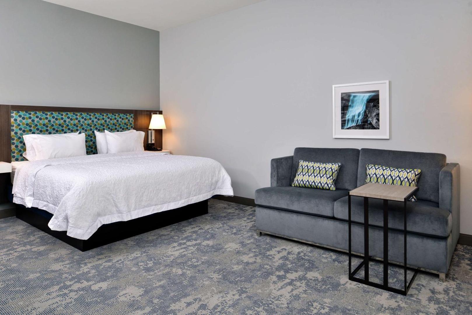 Hampton Inn Cedar Falls Downtown