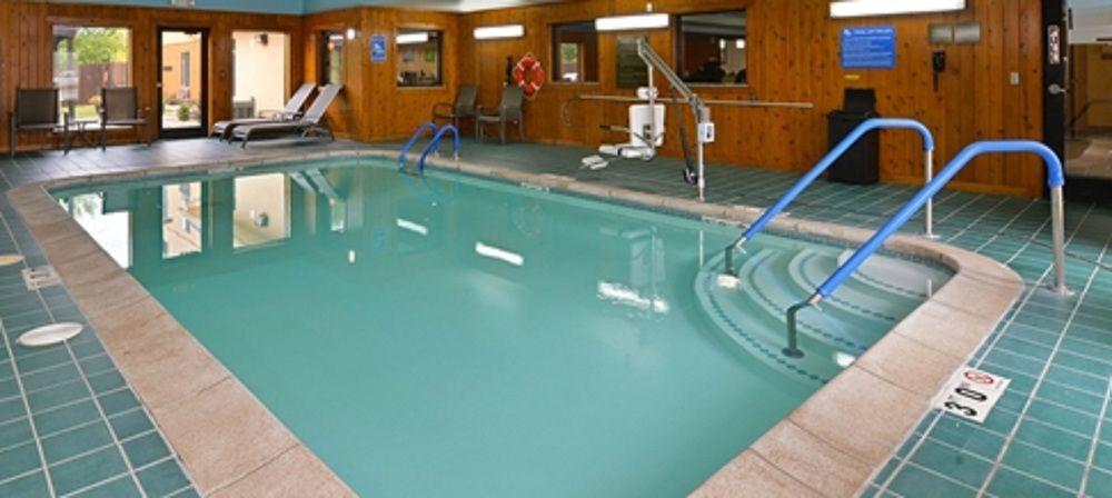 Comfort Inn & Suites Cedar Rapids North - Collins Road