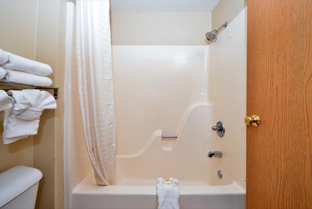 Comfort Inn & Suites Cedar Rapids North - Collins Road