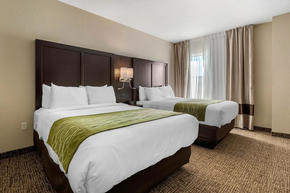 Comfort Inn & Suites Cedar Rapids CID Eastern Iowa Airport