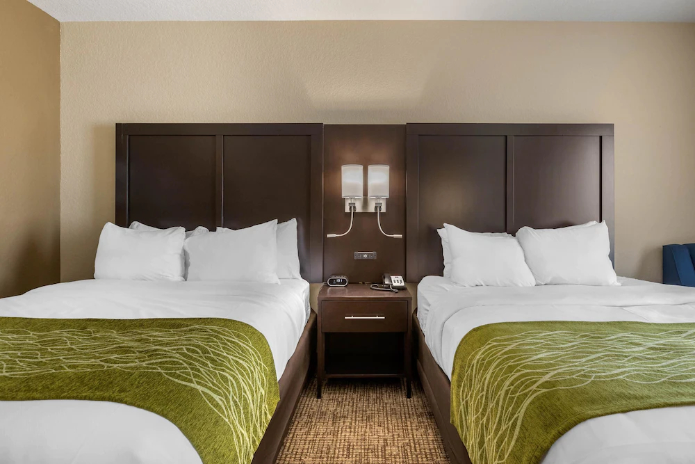 Comfort Inn & Suites Cedar Rapids CID Eastern Iowa Airport