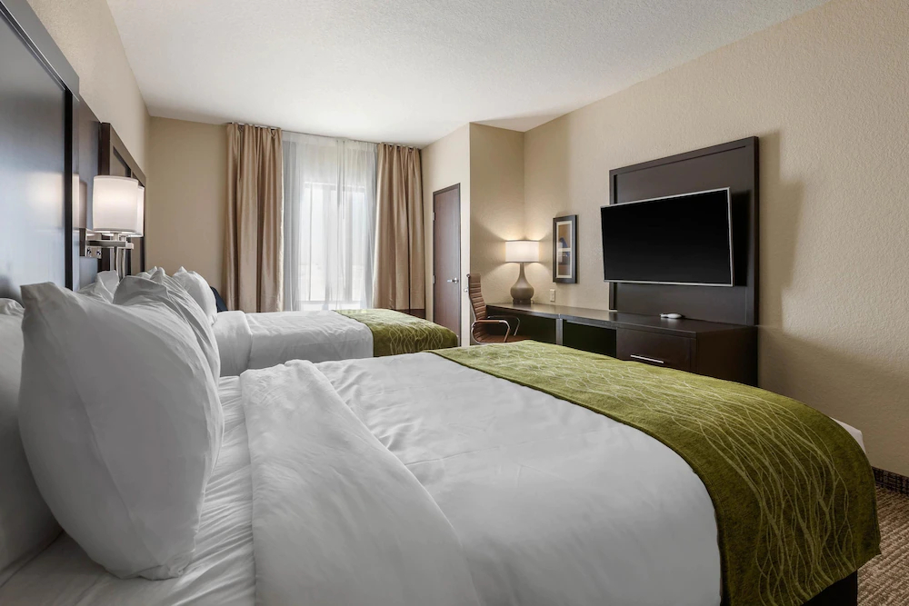 Comfort Inn & Suites Cedar Rapids CID Eastern Iowa Airport