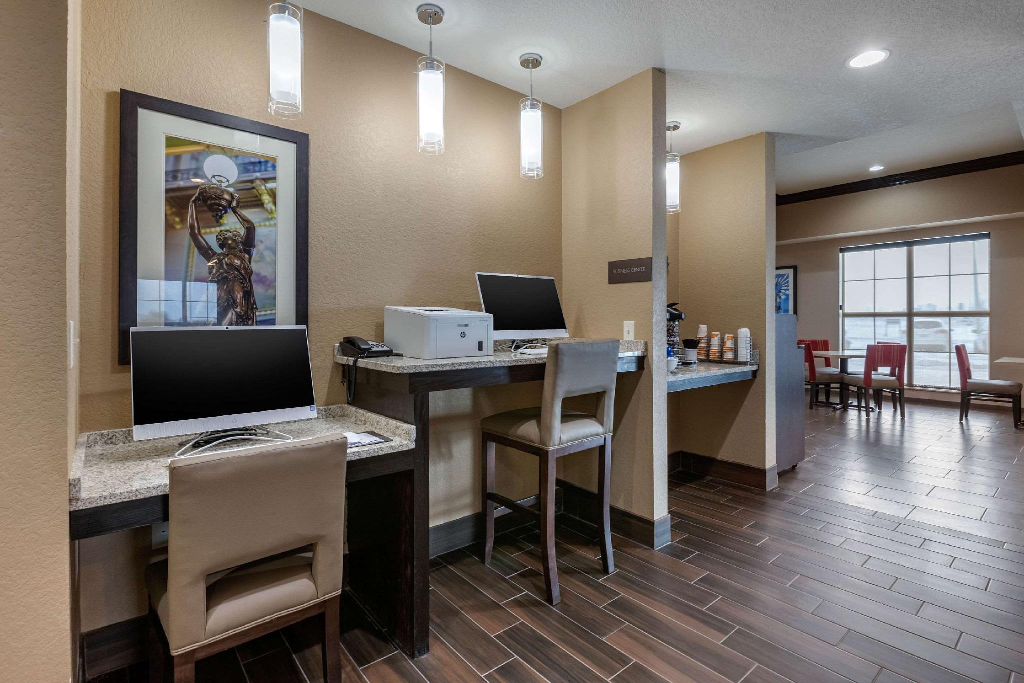 Comfort Inn & Suites Cedar Rapids CID Eastern Iowa Airport