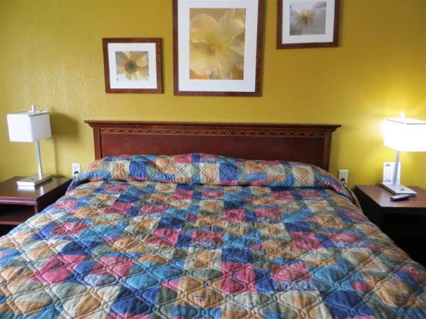 American Inn Cedar Rapids South